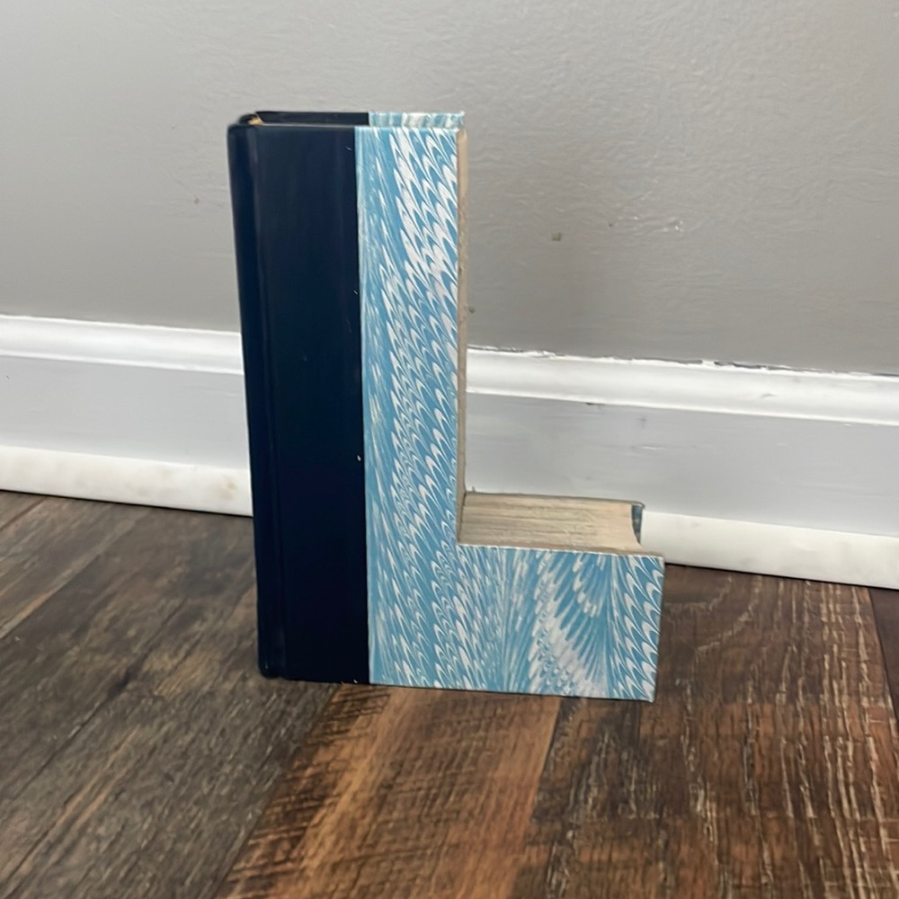 “L” home decor